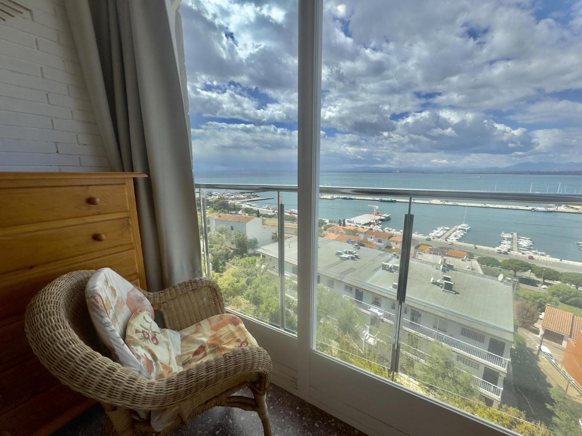 Monaco Apartment Roses